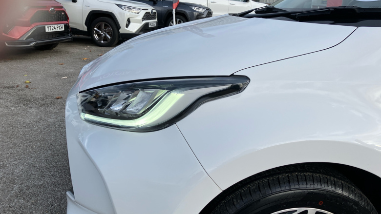 Toyota Yaris 1.5 Hybrid Design 5dr CVT Hybrid Hatchback